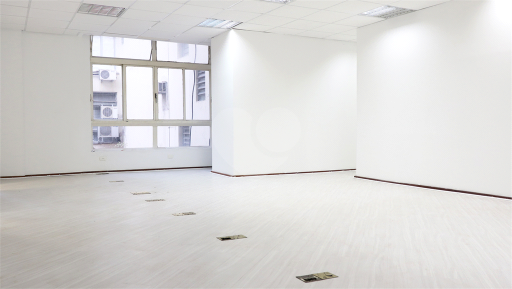 Sala comercial na República