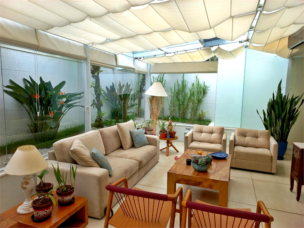 Casa Condomio Horto Florestal 3 Suites