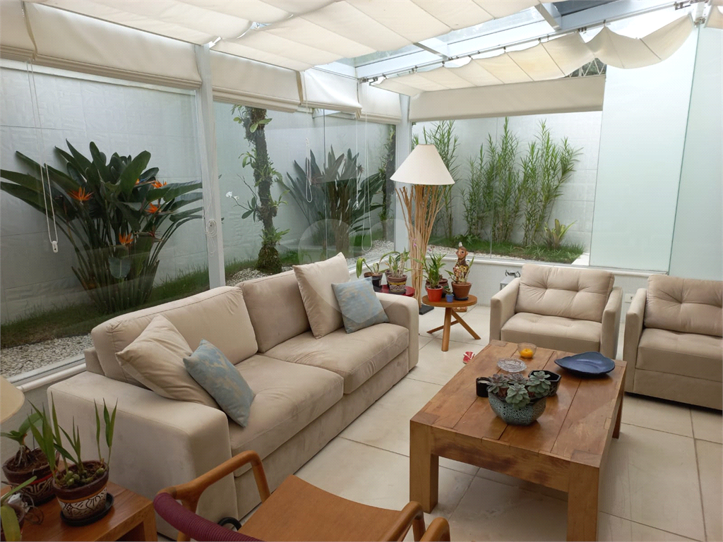 Casa Condomio Horto Florestal 3 Suites