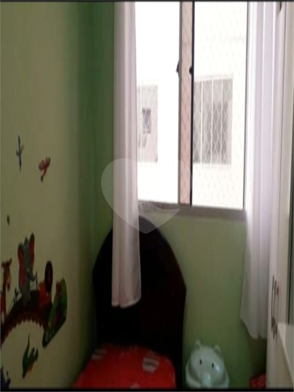 APARTAMENTO em CAMPO LIMPO