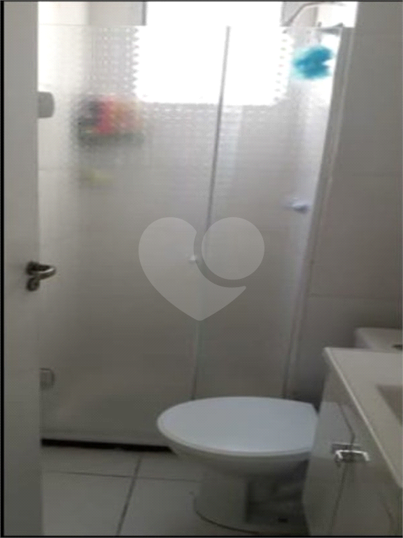 APARTAMENTO em CAMPO LIMPO