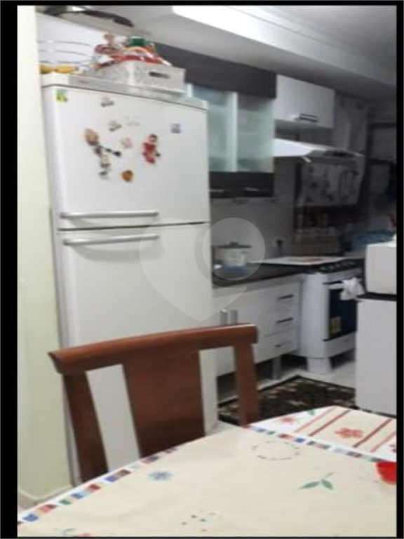 APARTAMENTO em CAMPO LIMPO