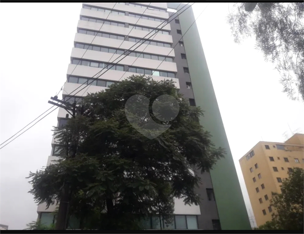 Sala comercial  ao lado do metrô Praça da Árvore