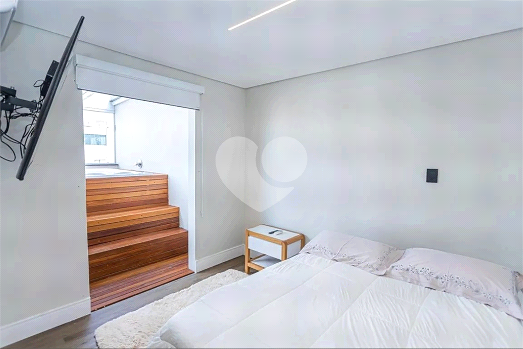 Lindo apartamento, duplex localizado no bairro Casa Verde, possuí 3 dormitórios 2 suítes.