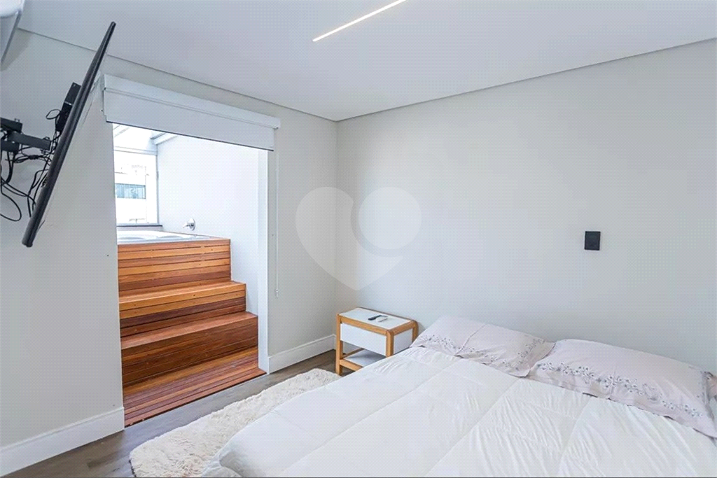 Lindo apartamento, duplex localizado no bairro Casa Verde, possuí 3 dormitórios 2 suítes.