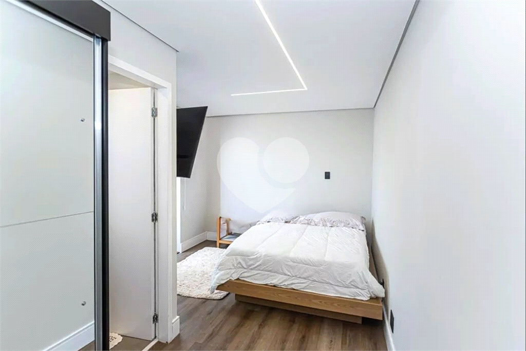Lindo apartamento, duplex localizado no bairro Casa Verde, possuí 3 dormitórios 2 suítes.