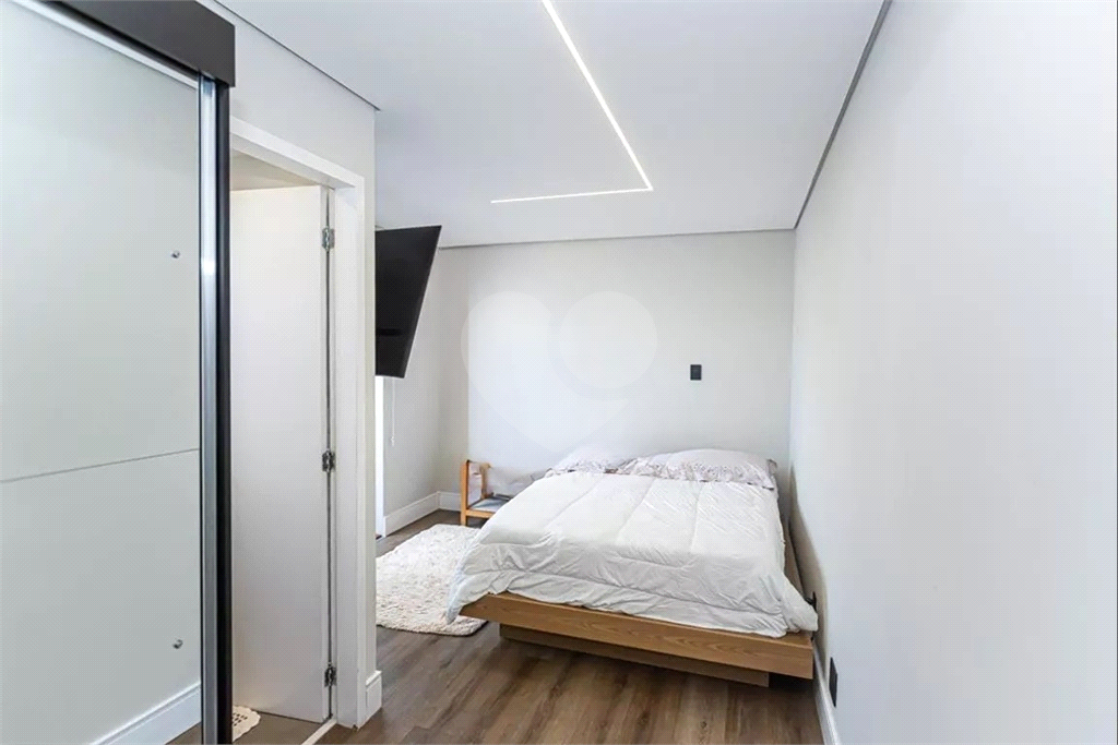 Lindo apartamento, duplex localizado no bairro Casa Verde, possuí 3 dormitórios 2 suítes.