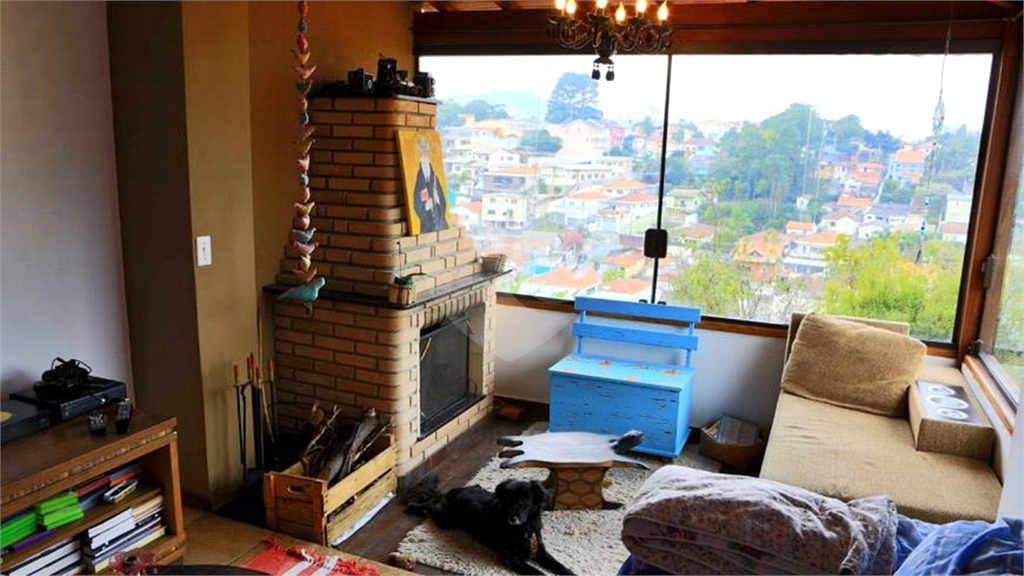 Sobrado. Estuda Permuta