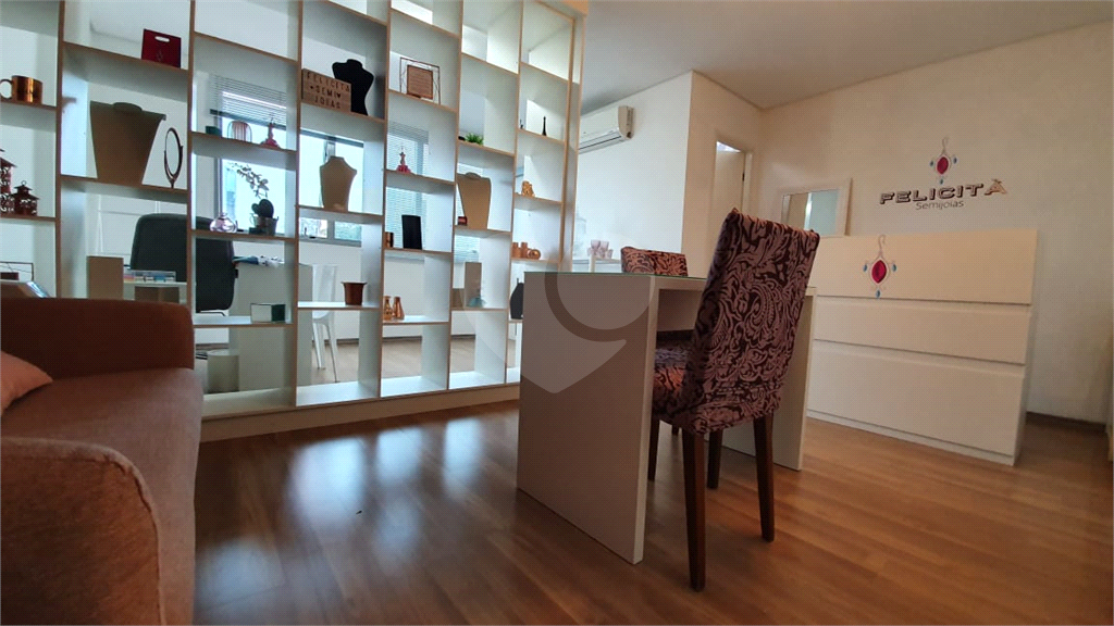 Sala Comercial decorada em Santana 