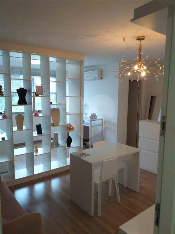 Sala Comercial decorada em Santana 