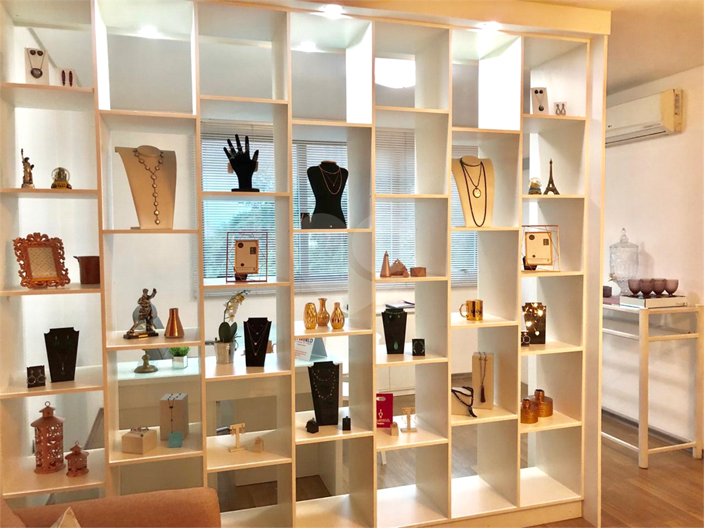 Sala Comercial decorada em Santana 