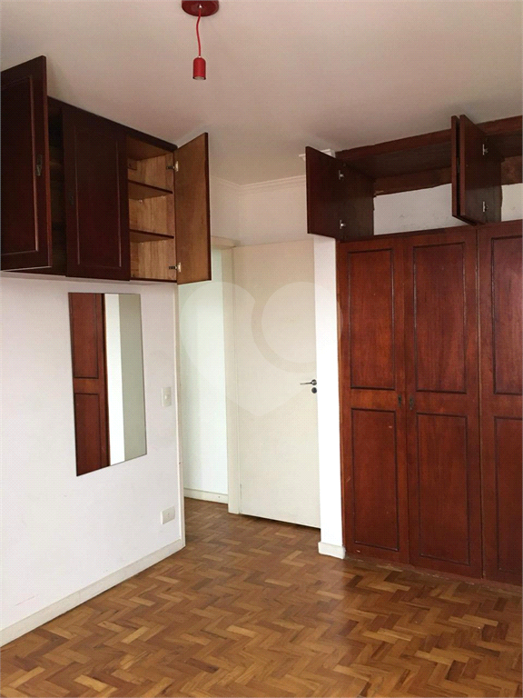 APARTAMENTO em MORUMBI