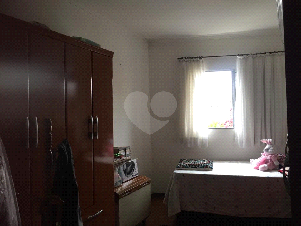 Casa em rua tranquila, reformada