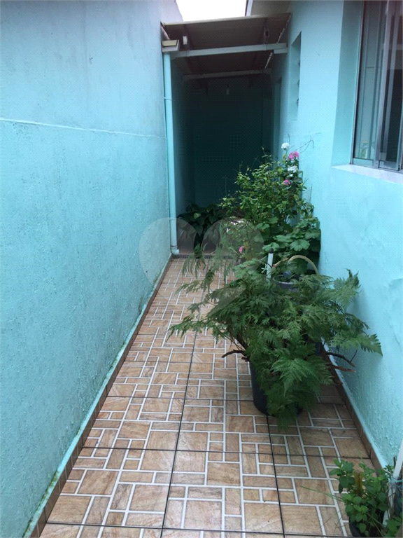 Casa em rua tranquila, reformada