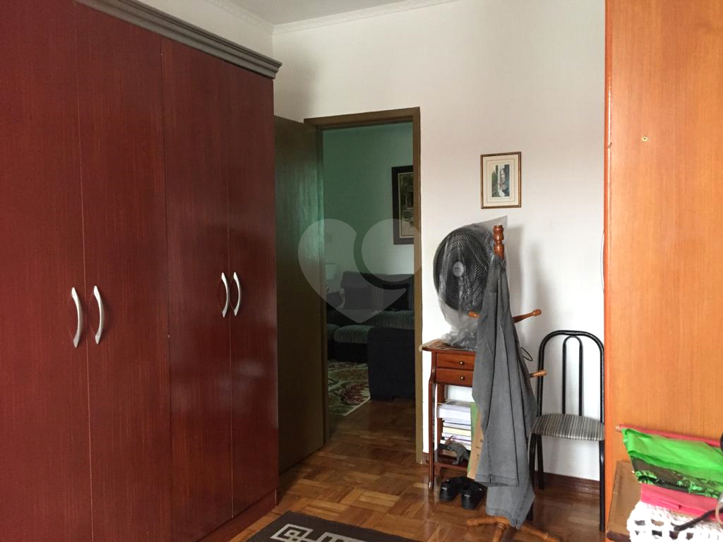 Casa em rua tranquila, reformada