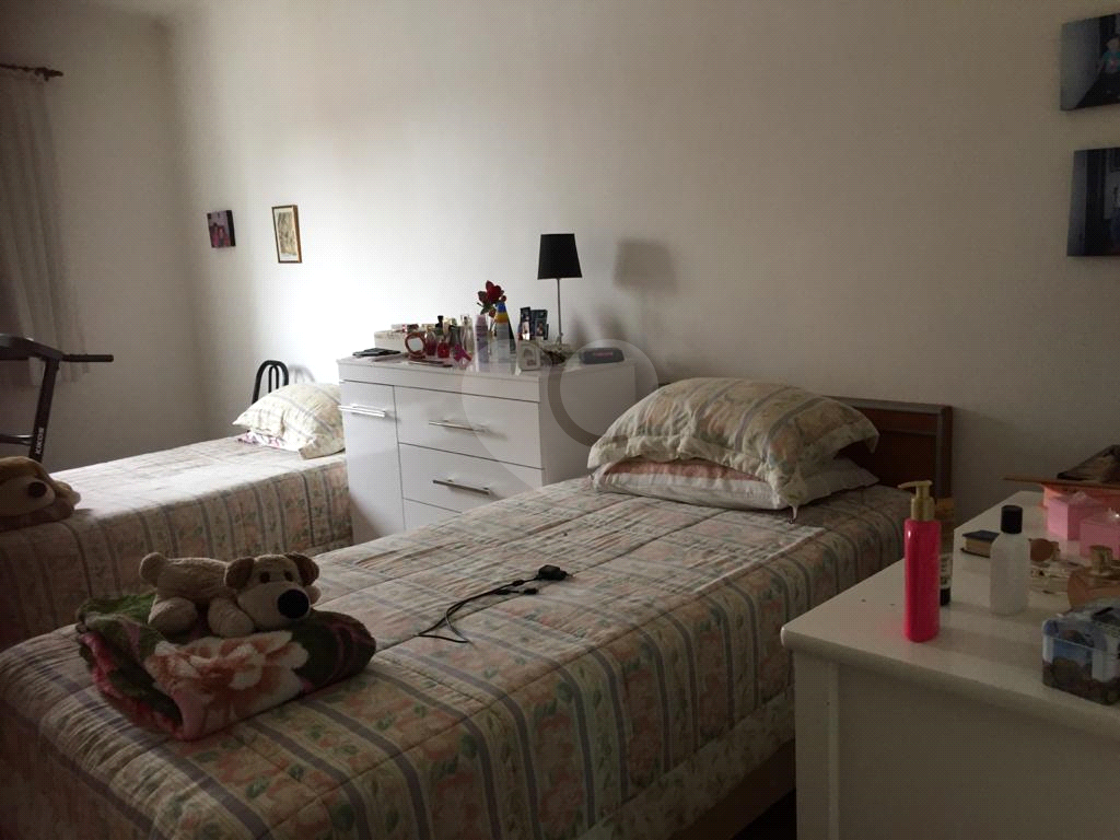 Casa em rua tranquila, reformada