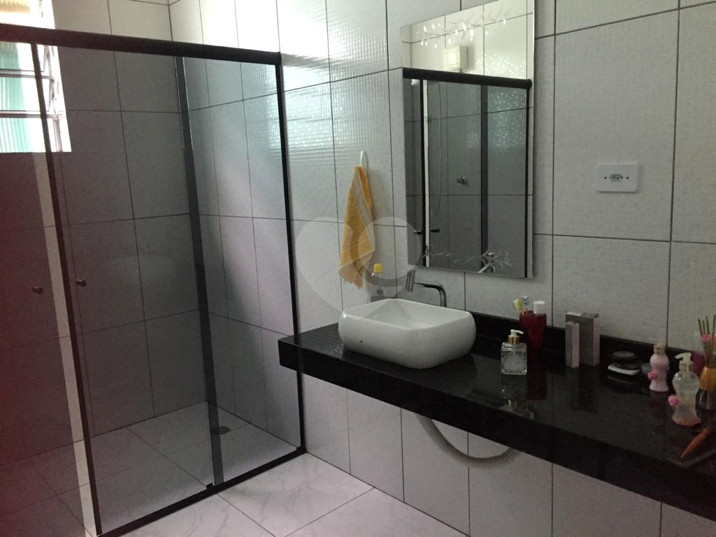 Casa em rua tranquila, reformada