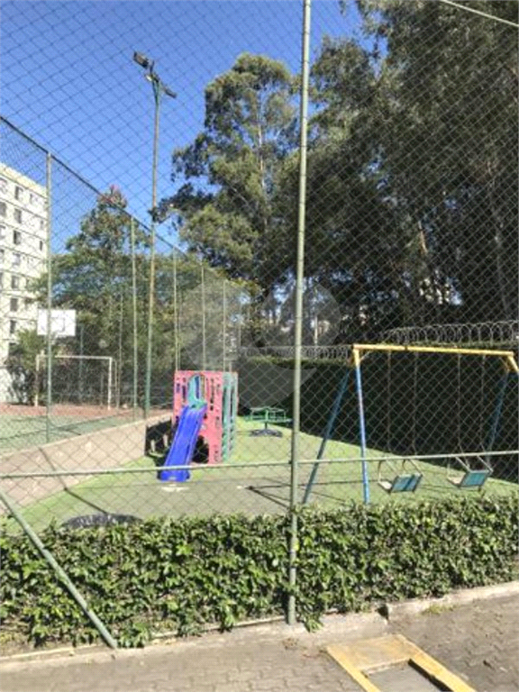 APARTAMENTO em PARQUE BRISTOL