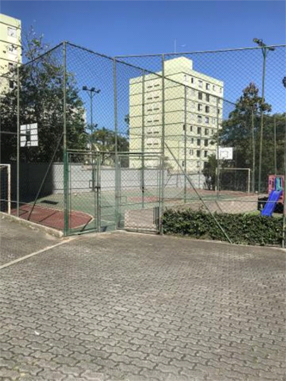 APARTAMENTO em PARQUE BRISTOL