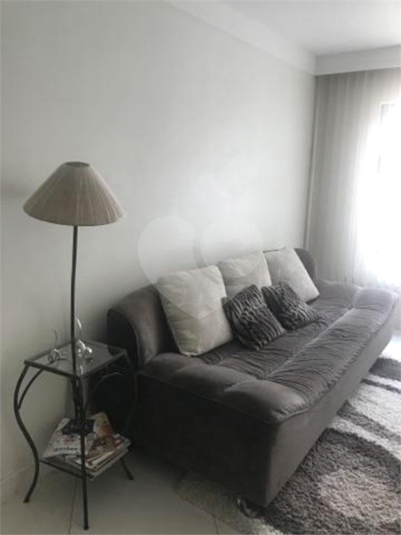 APARTAMENTO em PARQUE BRISTOL