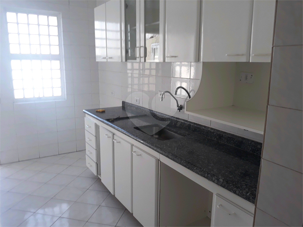 SOBRADO MARAVILHOSO NAS PALMAS DO TREMEMBÉ COM 3 SUITES COM ARMÁRIOS EMBUTIDOS, PISCINA, LAREIRA 