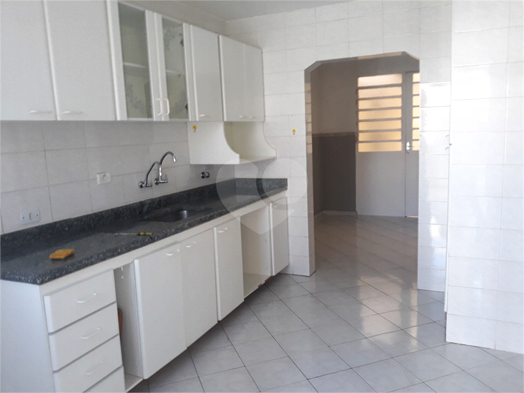 SOBRADO MARAVILHOSO NAS PALMAS DO TREMEMBÉ COM 3 SUITES COM ARMÁRIOS EMBUTIDOS, PISCINA, LAREIRA 