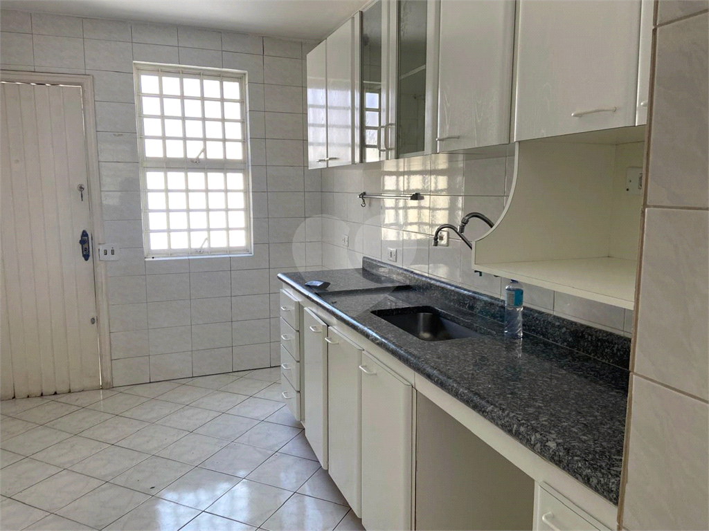 SOBRADO MARAVILHOSO NAS PALMAS DO TREMEMBÉ COM 3 SUITES COM ARMÁRIOS EMBUTIDOS, PISCINA, LAREIRA 