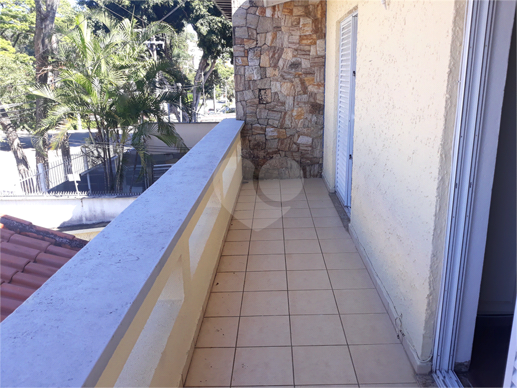 SOBRADO MARAVILHOSO NAS PALMAS DO TREMEMBÉ COM 3 SUITES COM ARMÁRIOS EMBUTIDOS, PISCINA, LAREIRA 