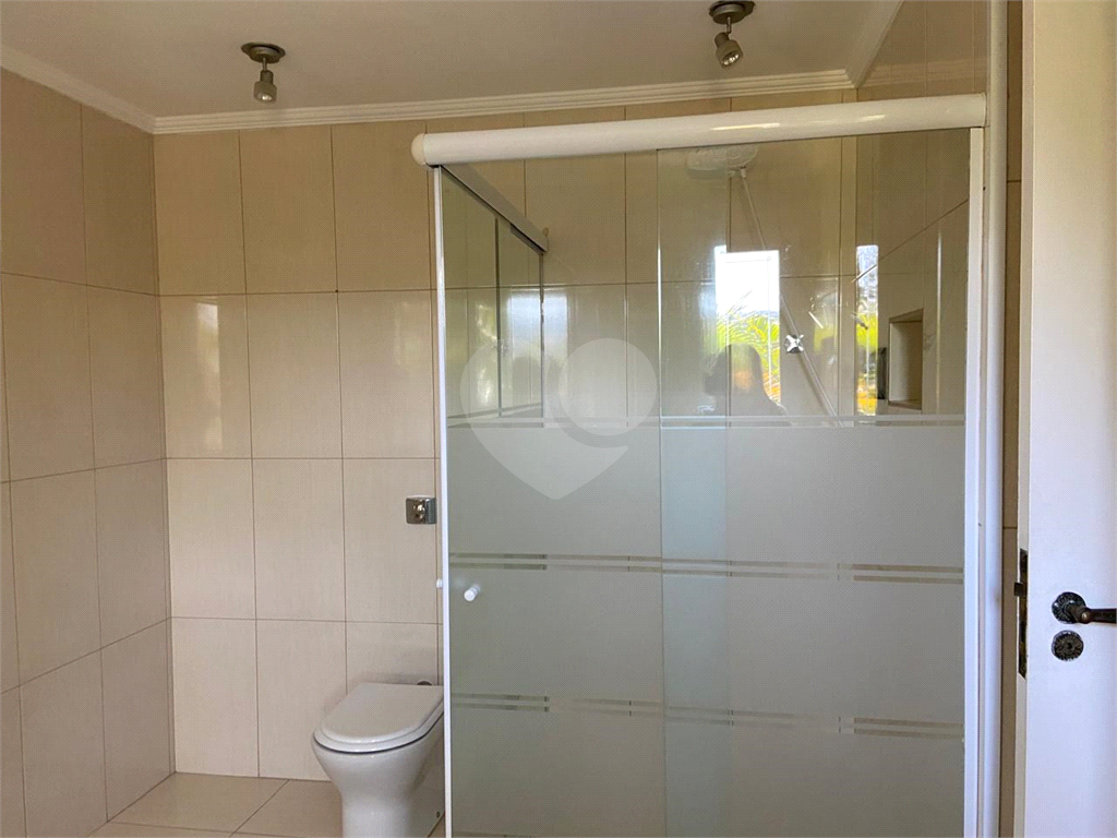 SOBRADO MARAVILHOSO NAS PALMAS DO TREMEMBÉ COM 3 SUITES COM ARMÁRIOS EMBUTIDOS, PISCINA, LAREIRA 