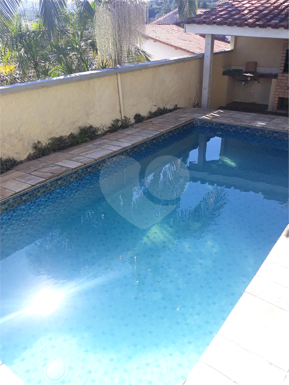 SOBRADO MARAVILHOSO NAS PALMAS DO TREMEMBÉ COM 3 SUITES COM ARMÁRIOS EMBUTIDOS, PISCINA, LAREIRA 