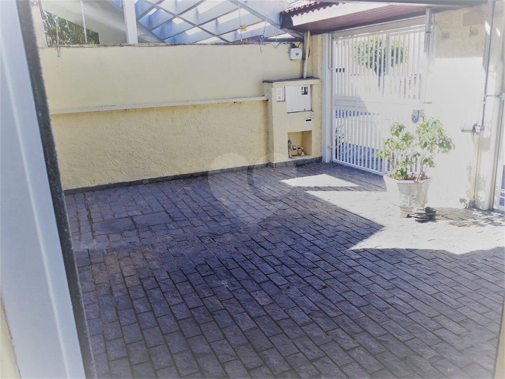 SOBRADO MARAVILHOSO NAS PALMAS DO TREMEMBÉ COM 3 SUITES COM ARMÁRIOS EMBUTIDOS, PISCINA, LAREIRA 