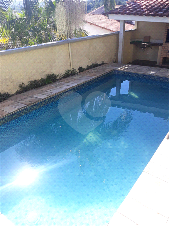SOBRADO MARAVILHOSO NAS PALMAS DO TREMEMBÉ COM 3 SUITES COM ARMÁRIOS EMBUTIDOS, PISCINA, LAREIRA 