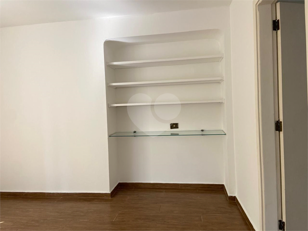 SOBRADO MARAVILHOSO NAS PALMAS DO TREMEMBÉ COM 3 SUITES COM ARMÁRIOS EMBUTIDOS, PISCINA, LAREIRA 
