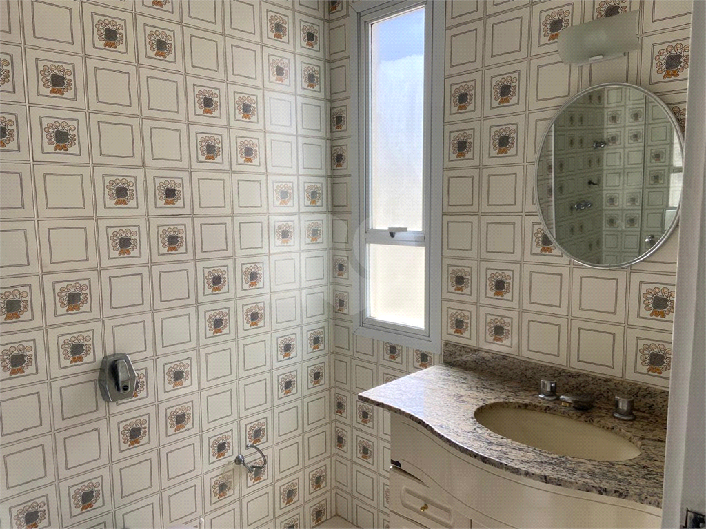 SOBRADO MARAVILHOSO NAS PALMAS DO TREMEMBÉ COM 3 SUITES COM ARMÁRIOS EMBUTIDOS, PISCINA, LAREIRA 
