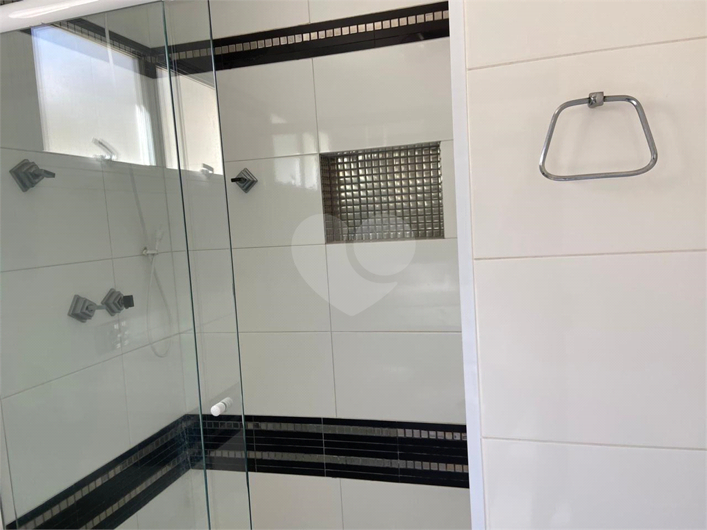 SOBRADO MARAVILHOSO NAS PALMAS DO TREMEMBÉ COM 3 SUITES COM ARMÁRIOS EMBUTIDOS, PISCINA, LAREIRA 