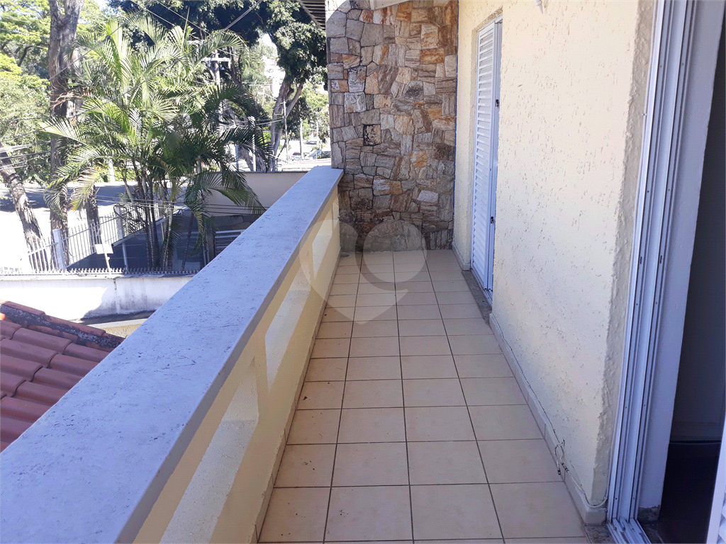 SOBRADO MARAVILHOSO NAS PALMAS DO TREMEMBÉ COM 3 SUITES COM ARMÁRIOS EMBUTIDOS, PISCINA, LAREIRA 