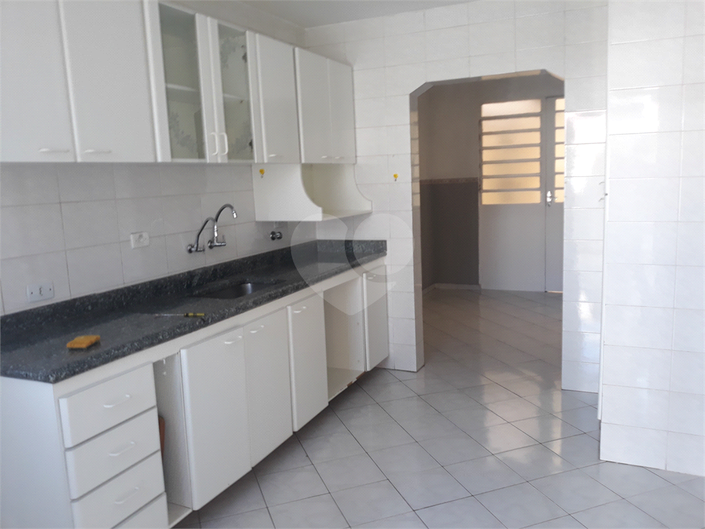 SOBRADO MARAVILHOSO NAS PALMAS DO TREMEMBÉ COM 3 SUITES COM ARMÁRIOS EMBUTIDOS, PISCINA, LAREIRA 