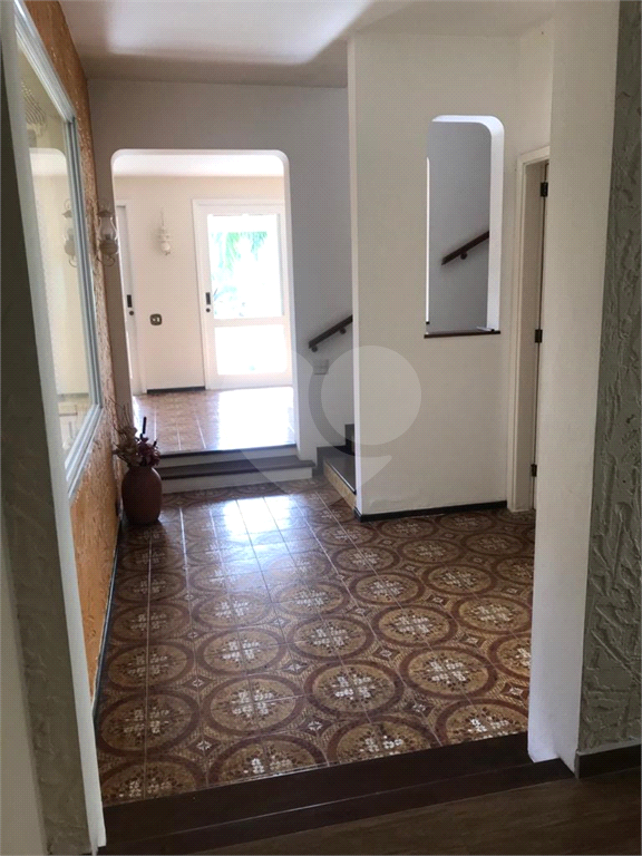 SOBRADO MARAVILHOSO NAS PALMAS DO TREMEMBÉ COM 3 SUITES COM ARMÁRIOS EMBUTIDOS, PISCINA, LAREIRA 