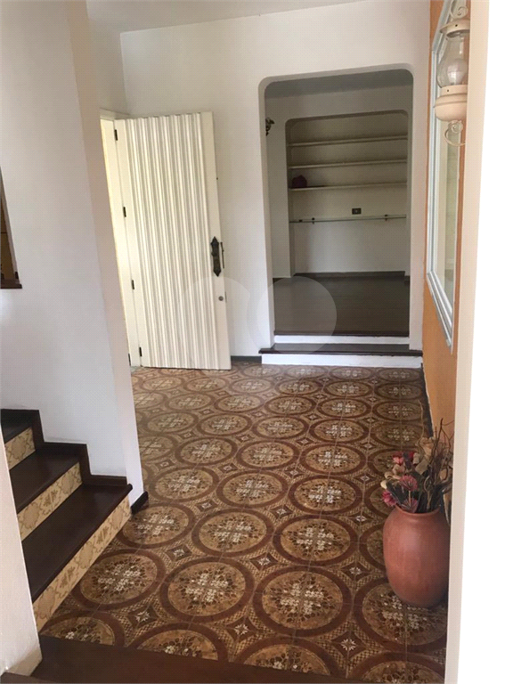 SOBRADO MARAVILHOSO NAS PALMAS DO TREMEMBÉ COM 3 SUITES COM ARMÁRIOS EMBUTIDOS, PISCINA, LAREIRA 