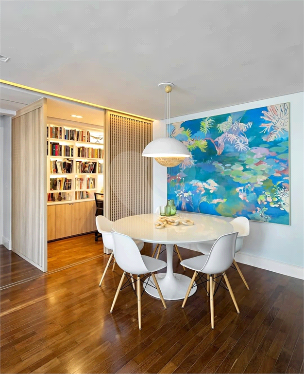 Apartamento reformado de 96m² no coração do Jardins!