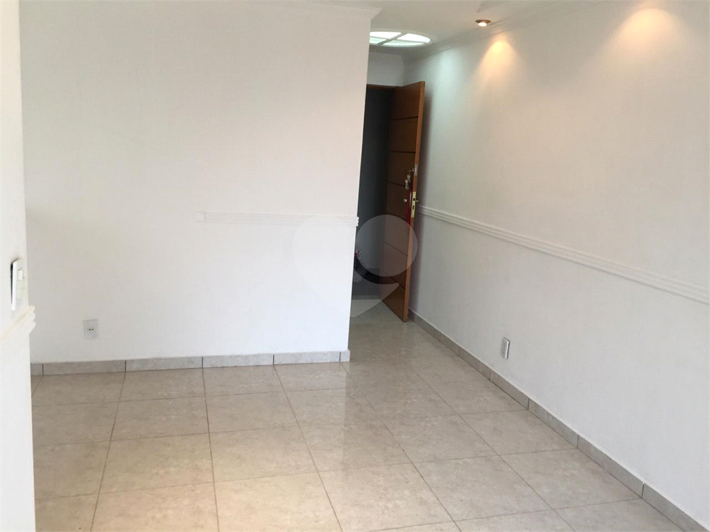 APARTAMENTO em CENTRO