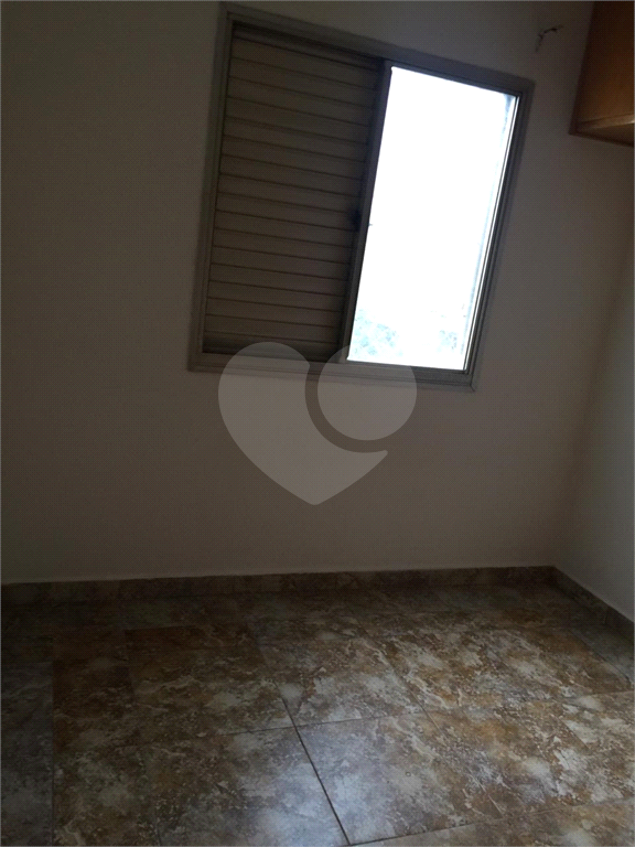 APARTAMENTO em CENTRO
