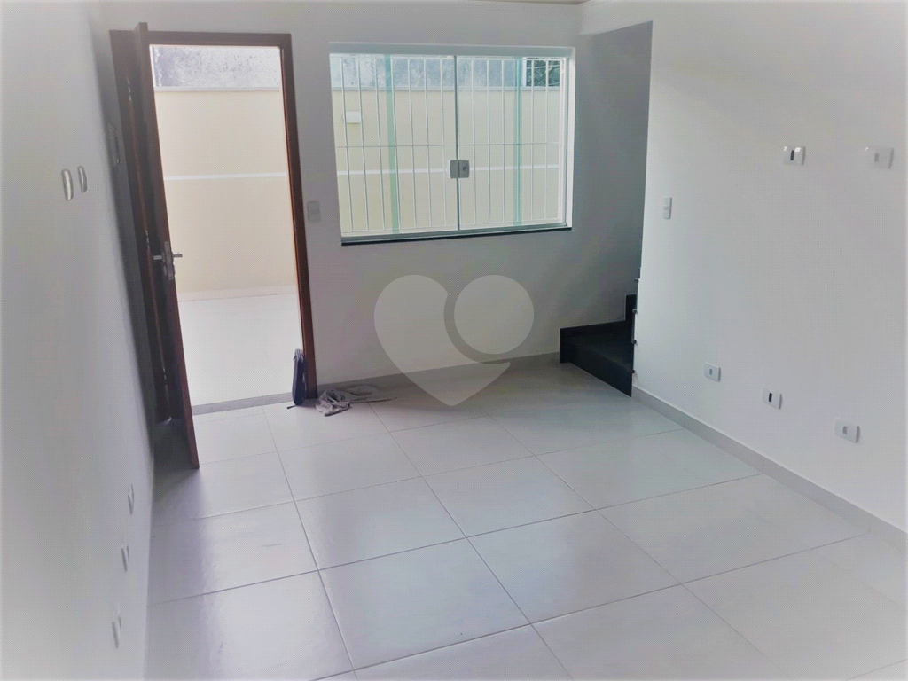 SOBRADO NOVO A VENDA EM CONDOMÍNIO FECHADO NO JD. TREMEMBÉ - 2 SUÍTES E 1 VAGA DE GARAGEM