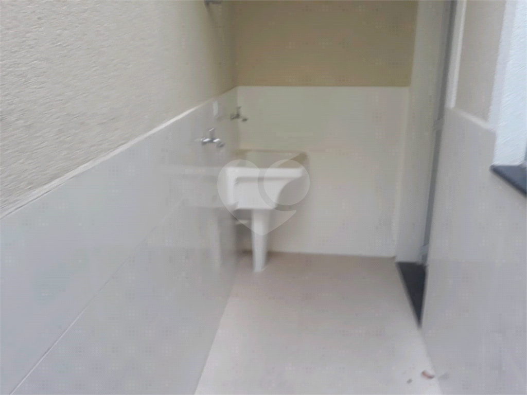 SOBRADO NOVO A VENDA EM CONDOMÍNIO FECHADO NO JD. TREMEMBÉ - 2 SUÍTES E 1 VAGA DE GARAGEM