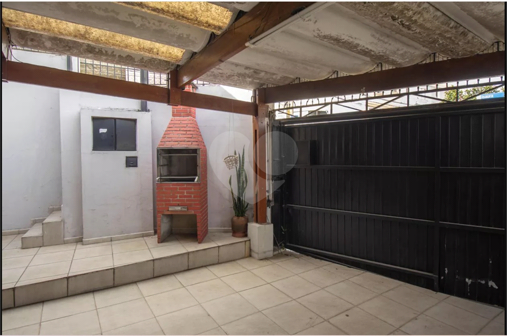 Sobrado 02 dormitórios a apenas 15 minutos andando para o metrô Parada Inglesa.