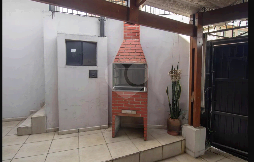 Sobrado 02 dormitórios a apenas 15 minutos andando para o metrô Parada Inglesa.