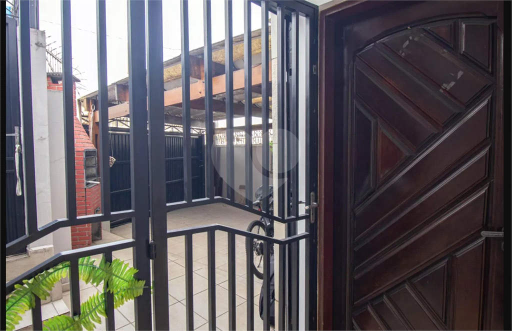 Sobrado 02 dormitórios a apenas 15 minutos andando para o metrô Parada Inglesa.