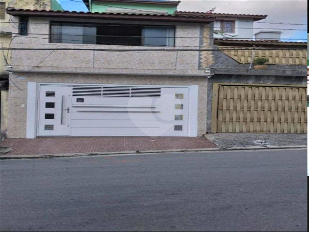 SOBRADO 2 VAGAS NO JD ARICANDUVA