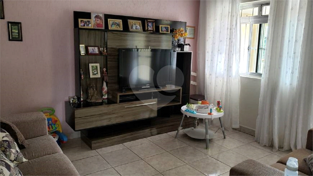 Terreno com 3 casas 