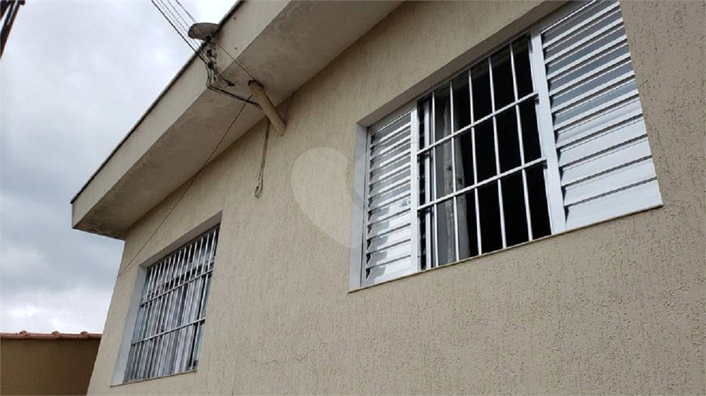 Terreno com 3 casas 